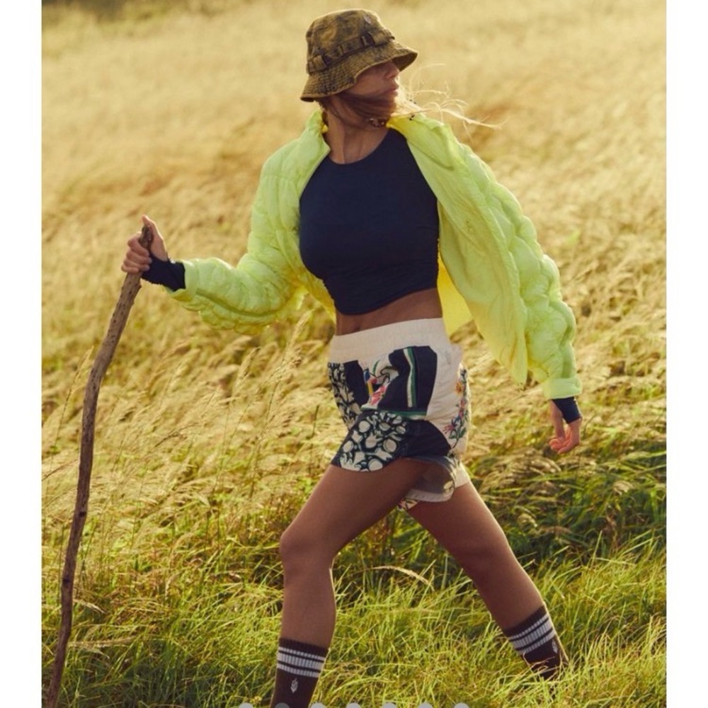 Free People Prime time shorts - Picture 2 of 3